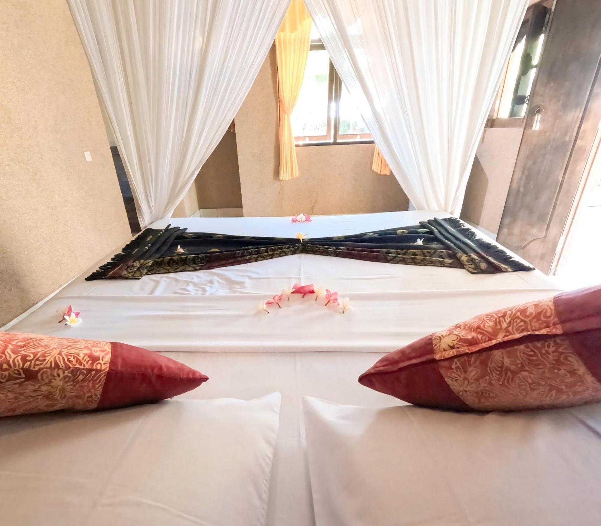 Suka Sari Cottages Pemuteran Exteriör bild
