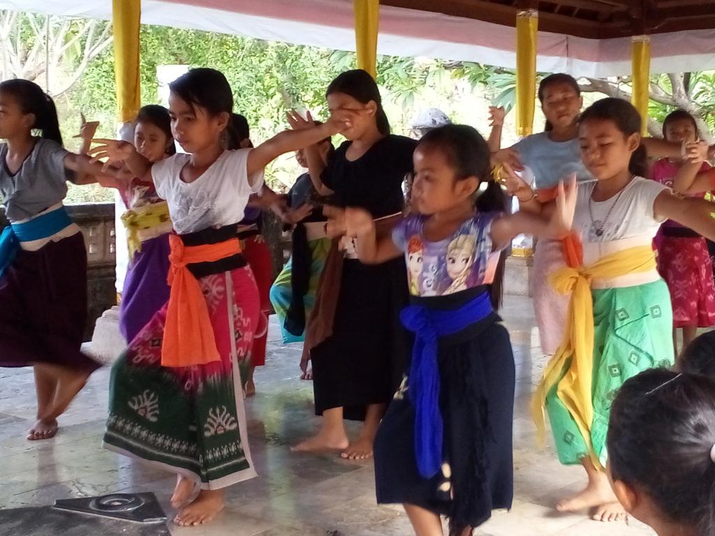 Suka Sari Cottages Pemuteran Exteriör bild
